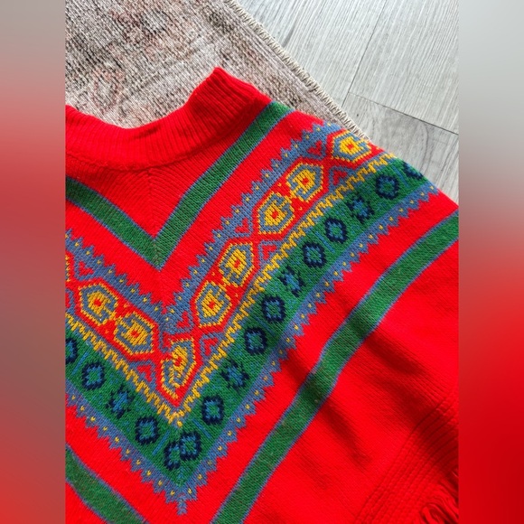 Vintage Fringe Mock Neck Knit Poncho/Cape- Canadian Made - Red/Green - Picture 3 of 7